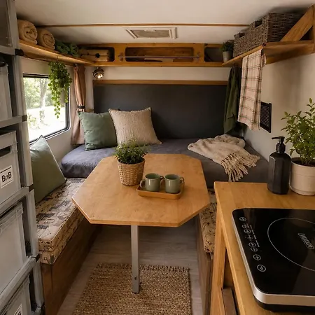 Uebernachten Im Expeditions-truck Egon Parque de Campismo