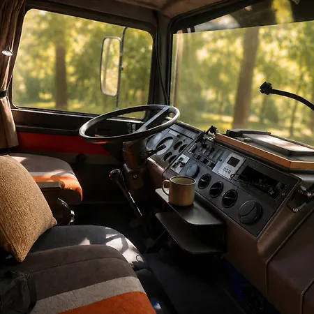 Uebernachten Im Expeditions-truck Egon